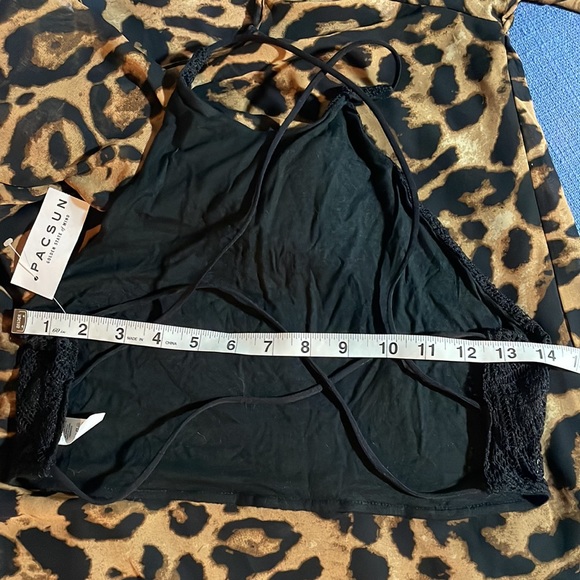 MeToWe Crochet Overlay Crop Top Criss Cross - Picture 6 of 8